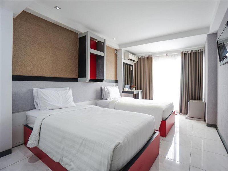 Capital O 3433 Plaza Hotel 2*