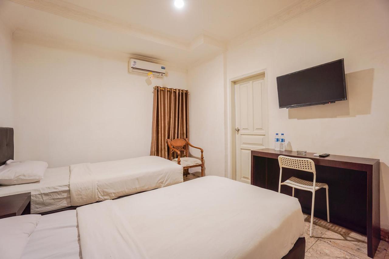 Hotel Capital O 3433 Plaza Manado