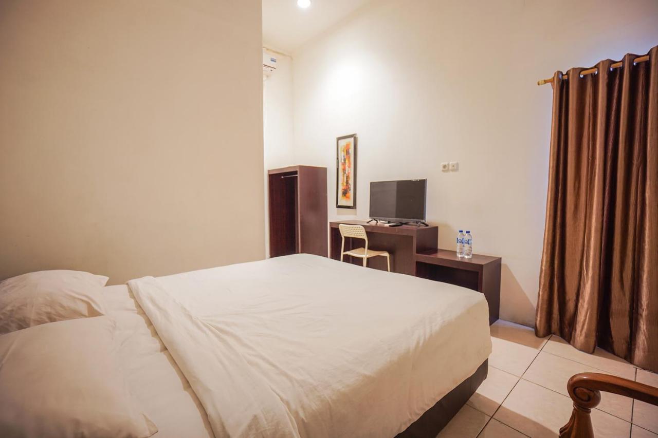 Hotel Capital O 3433 Plaza