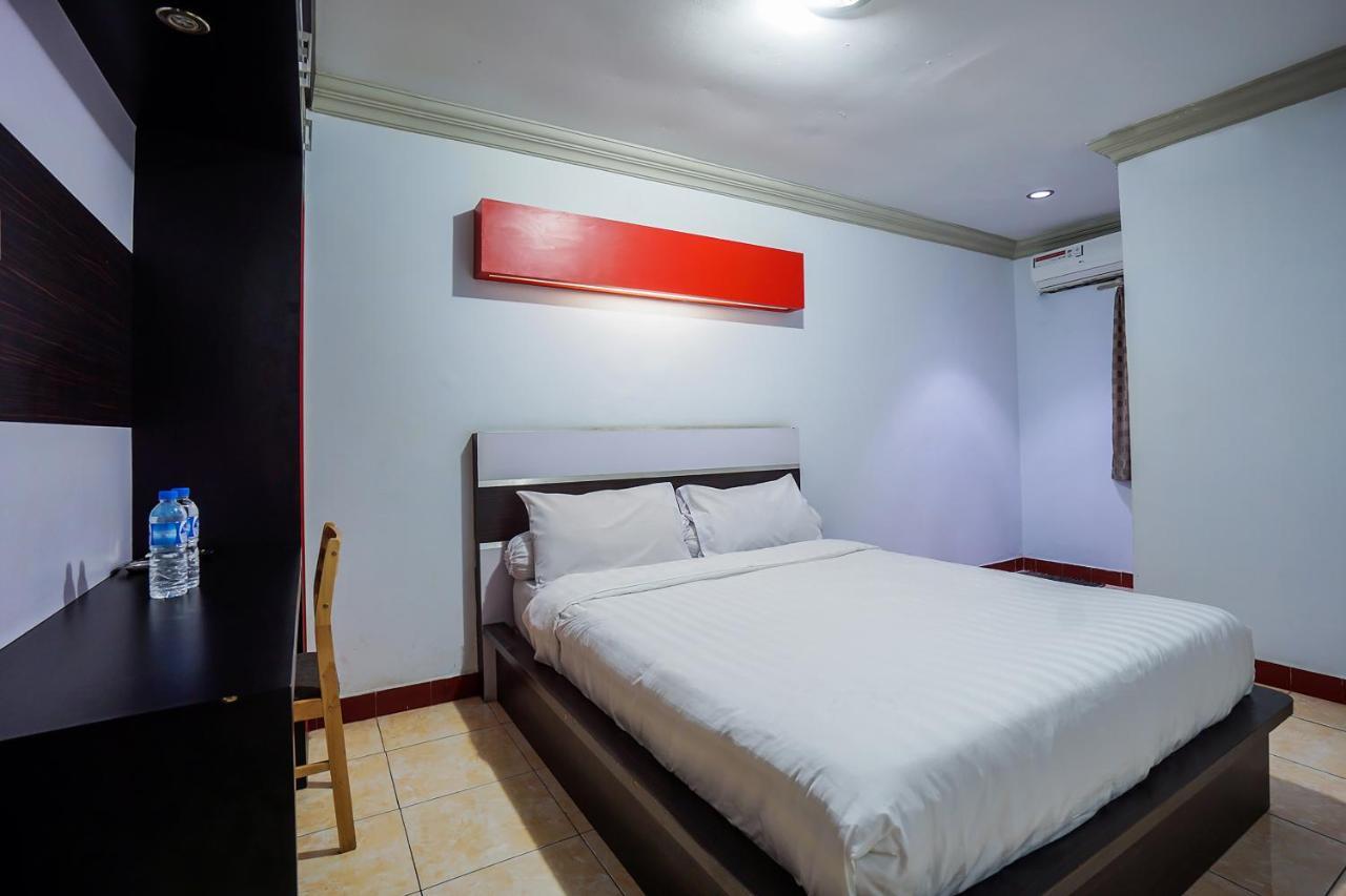 Hotel Capital O 3433 Plaza Manado