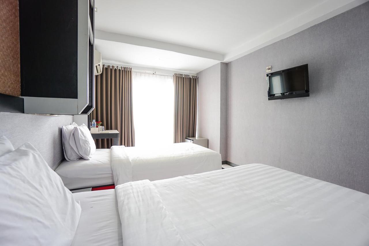 Capital O 3433 Plaza Manado