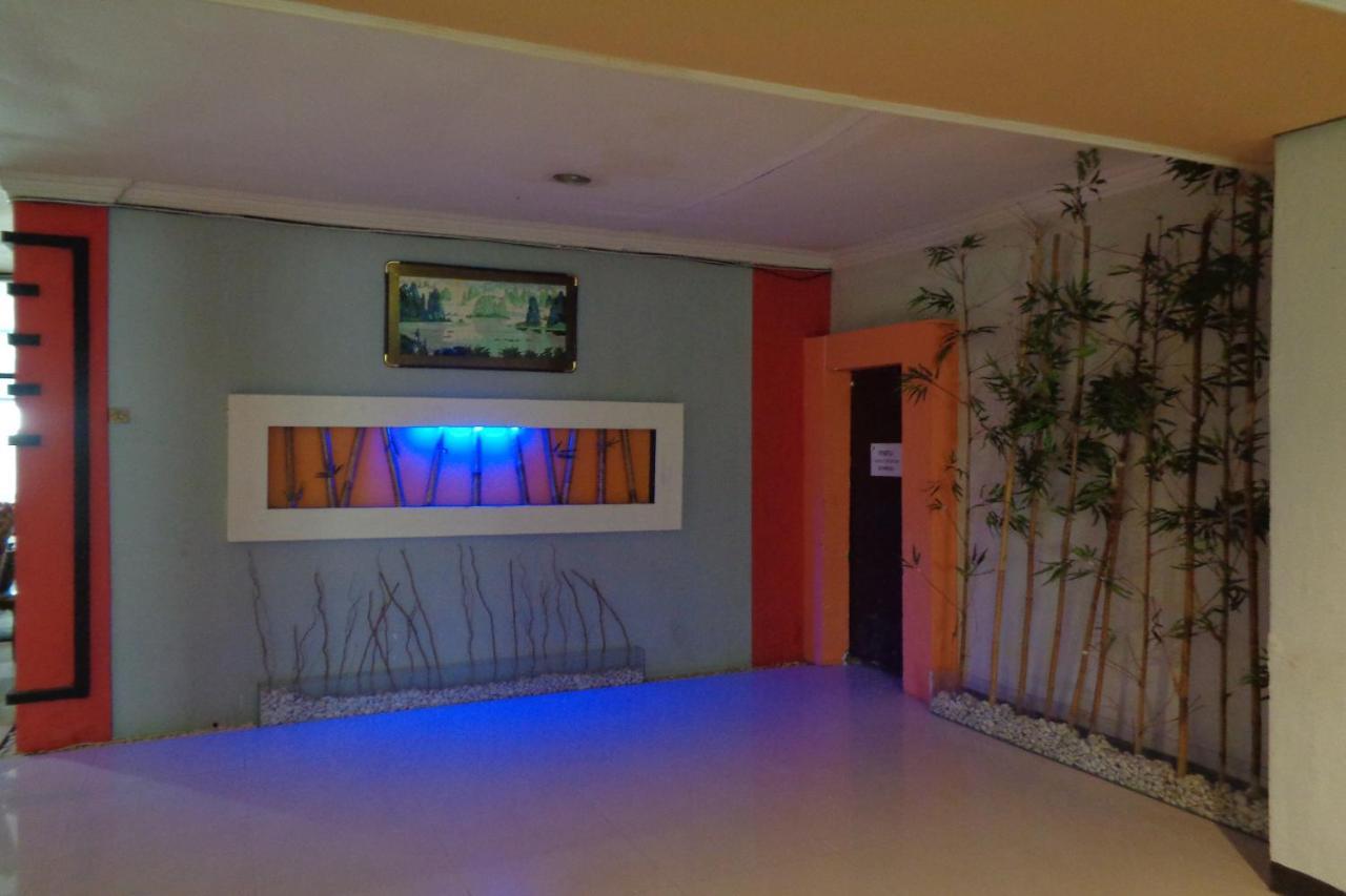 Capital O 3433 Plaza Manado