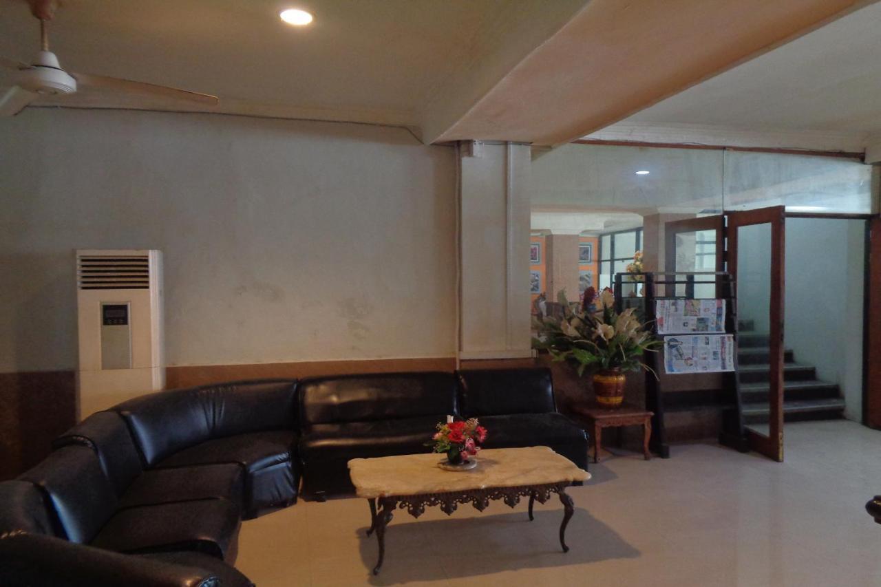 Capital O 3433 Plaza Hotel 2*