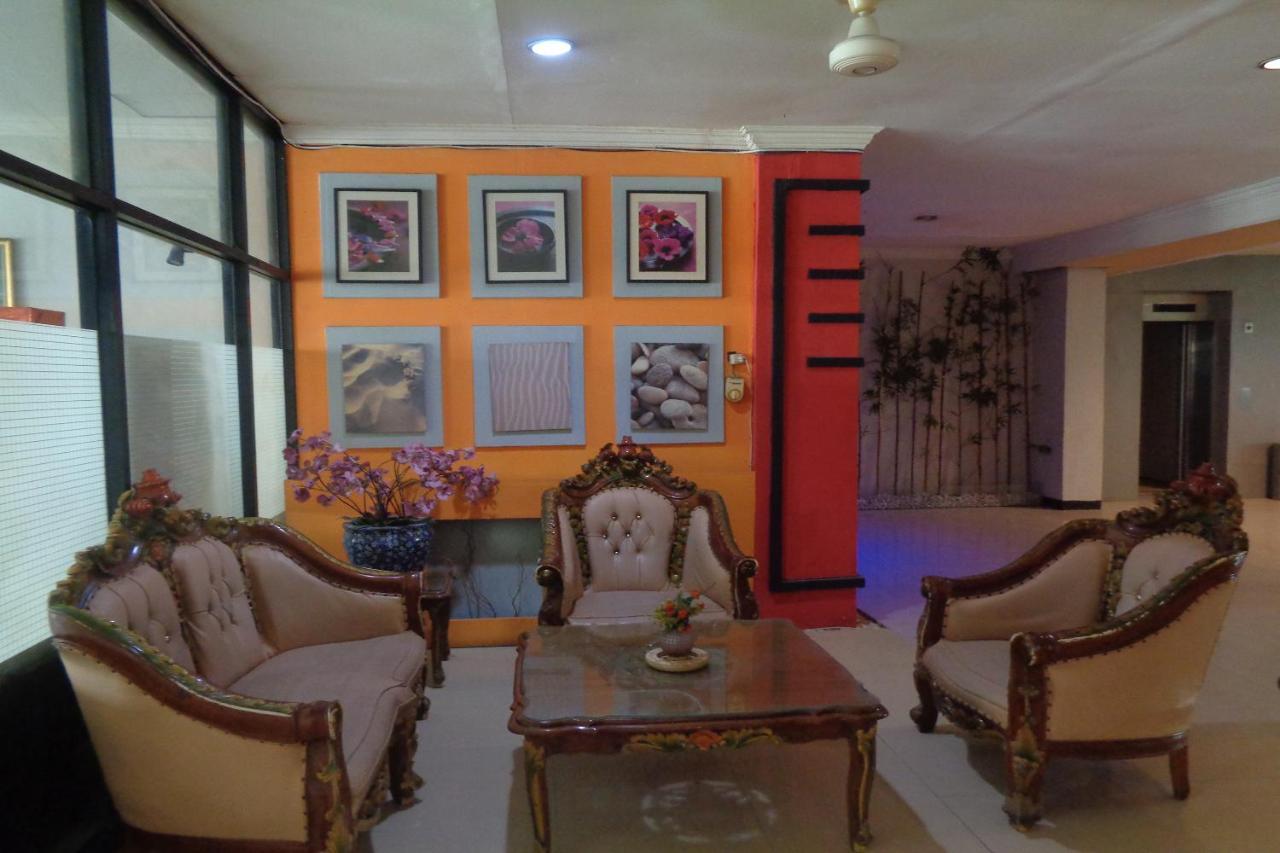 Hotel Capital O 3433 Plaza 2*
