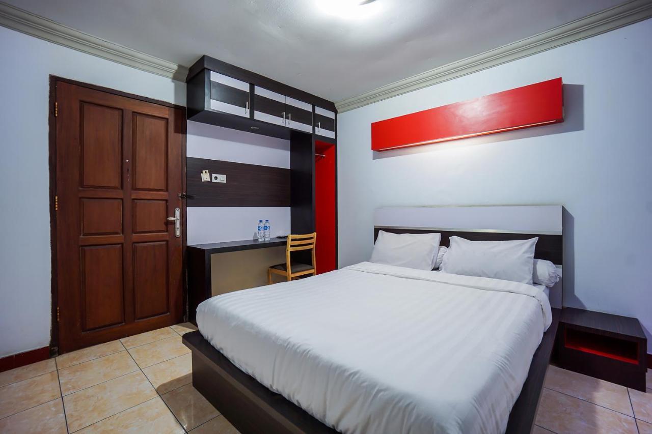 Hotel Capital O 3433 Plaza