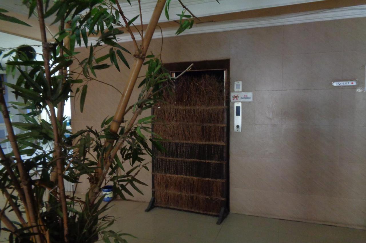 Capital O 3433 Plaza Hotel Manado