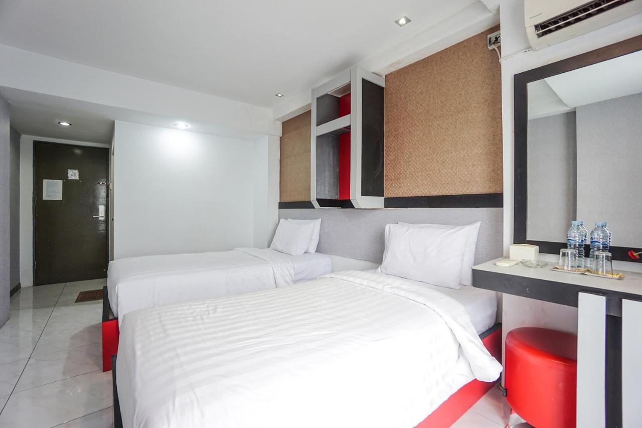 Capital O 3433 Plaza Hotel
